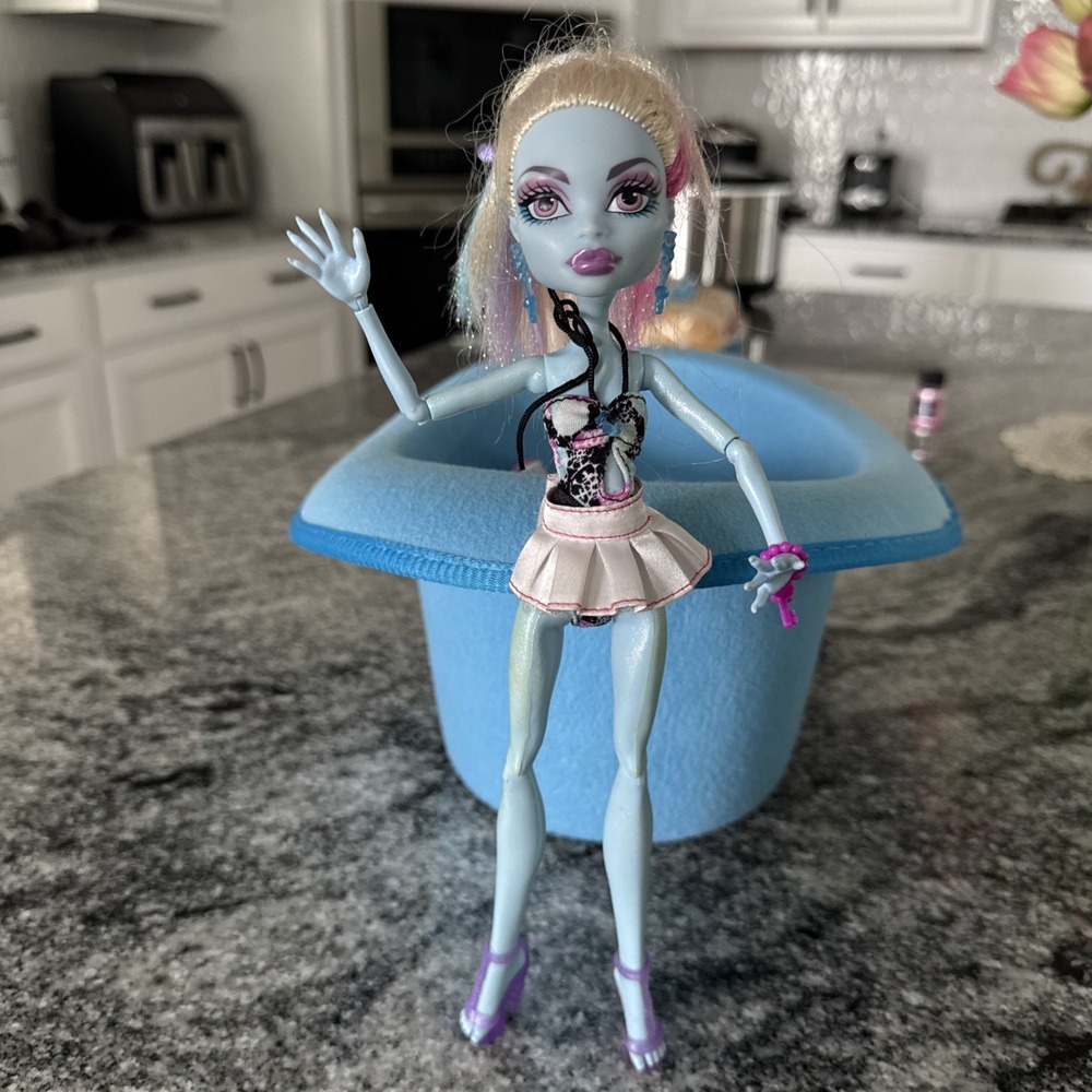 Monster High ABBEY BOMINABLE Skull Shores Doll Beach Swim Suit Added Skirt 2008